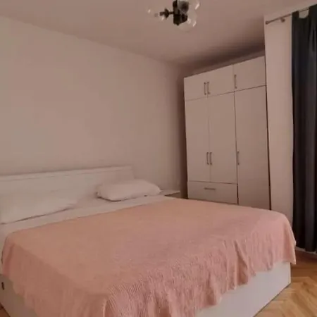 Nevenka A6 Primosten