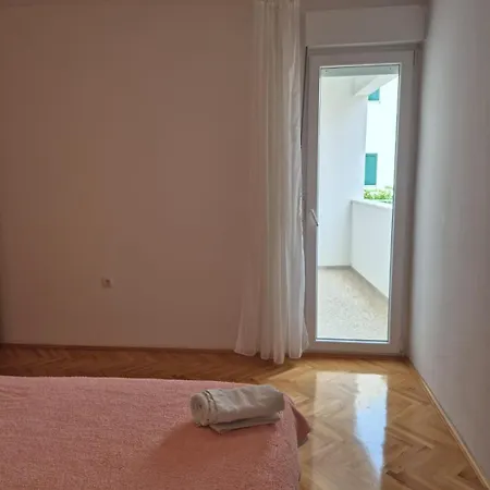 Nevenka A6 Apartment *