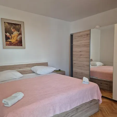 Apartment Nevenka A6 *