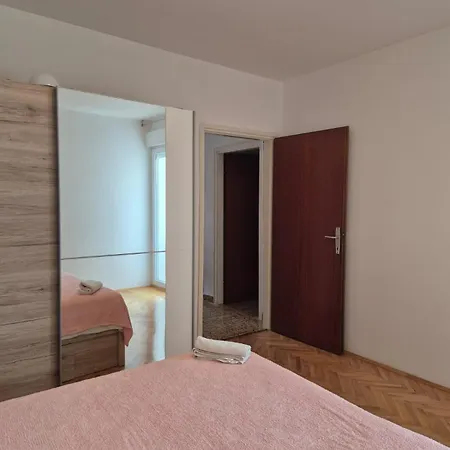 Nevenka A6 * Primošten