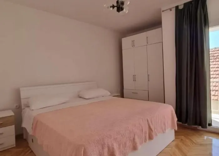 Nevenka A6 Primosten