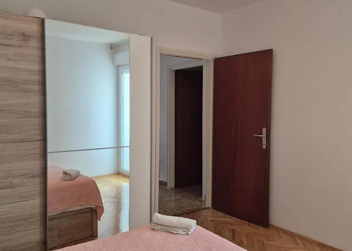 Nevenka A6 * Primosten