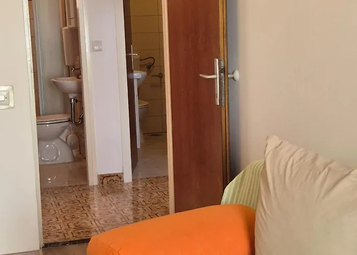 Nevenka A6 Apartment Primosten