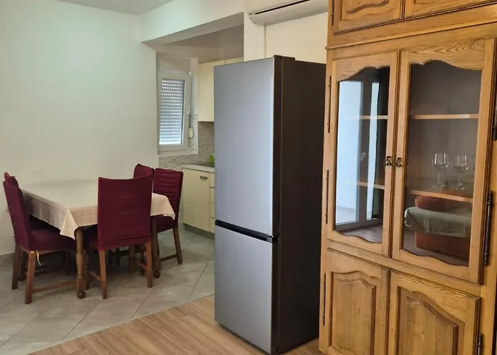 Nevenka A6 Primosten